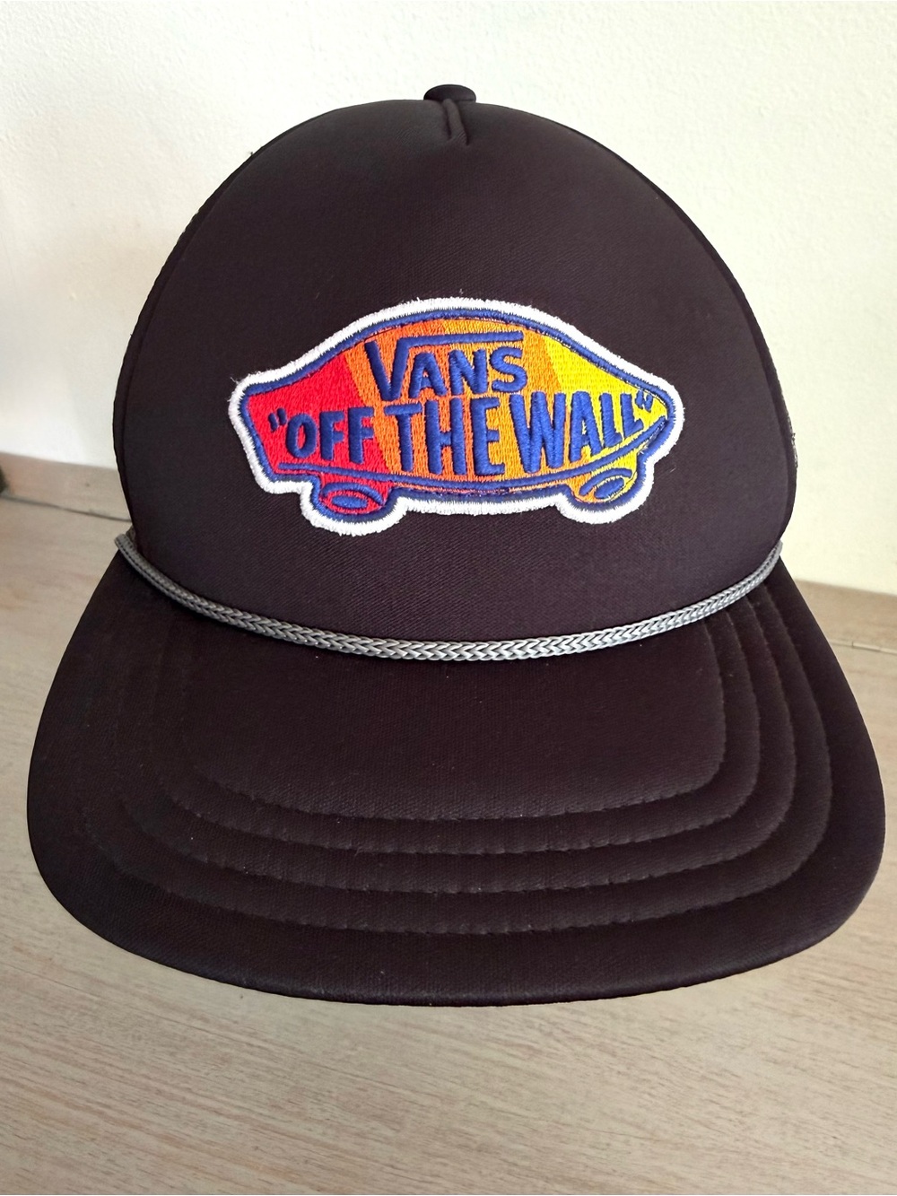 Vans "Off The Wall" Retro Style Trucker Hat  Black Snapback Mesh Cap Skate Style